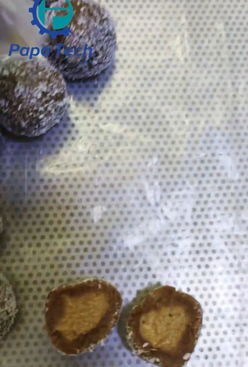 Saudi-Arabien Kundenfeedback unsere 3 Hopper Incrusting Maschine zu machen Datum Ball