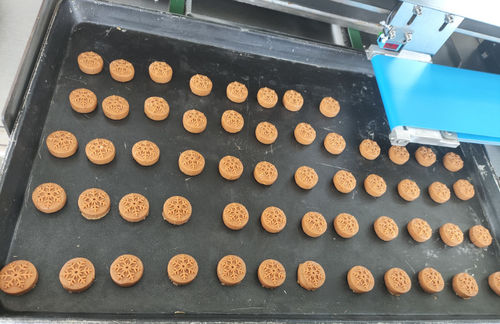 Neueste Unternehmensnachrichten über Von der heimischen Küche zur hocheffizienten Produktion! US-amerikanisches Cookie-Unternehmen von zu Hause aus erzielt Durchbruch von 4000 Stück pro Stunde