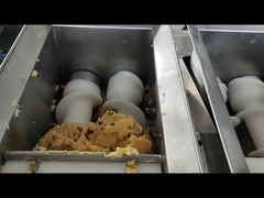 Schinken mit Eierbürste und Tray arrangieren