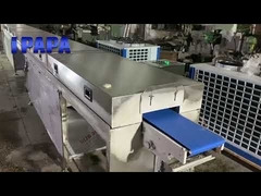 Ein kleines Schokoladenkugelchen mit 10 Meter Kühlraum